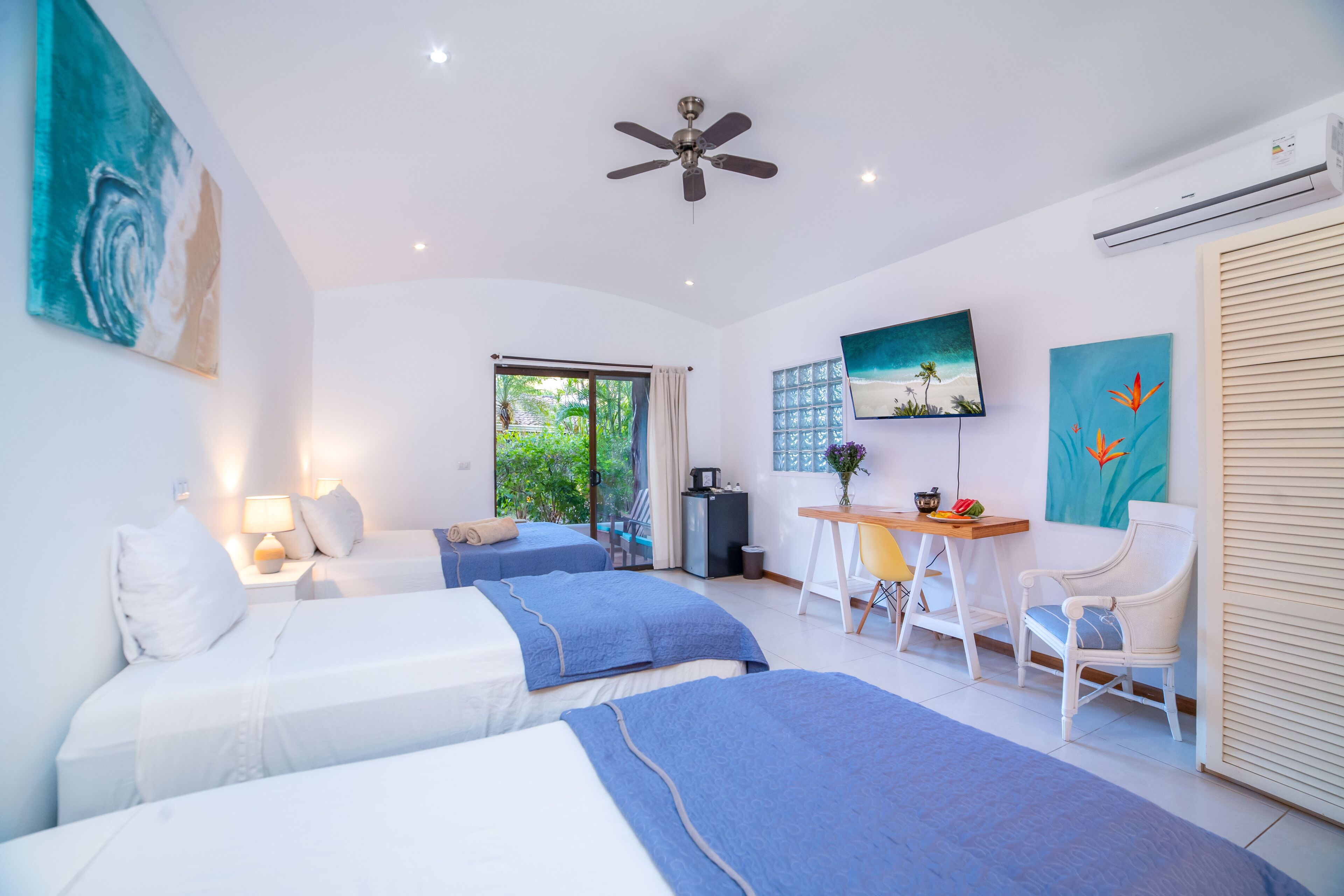 Family Room Deluxe | Sengetøy av topp kvalitet, dundyner og memory foam-senger