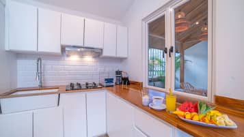 Deluxe Villa | Private kitchen | Fridge