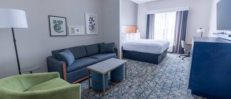 Studio Suite, 1 King Bed with Sofa bed, Non Smoking
