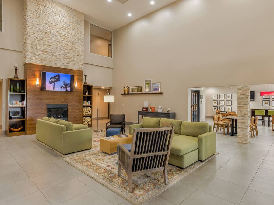 Coin salon dans le hall