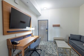 Suite, 1 Bedroom, Non Smoking | In-room safe, desk, blackout drapes, soundproofing - Country Inn & Suites by Radisson, St. Petersburg - Clearwater, FL (Pinellas Park)