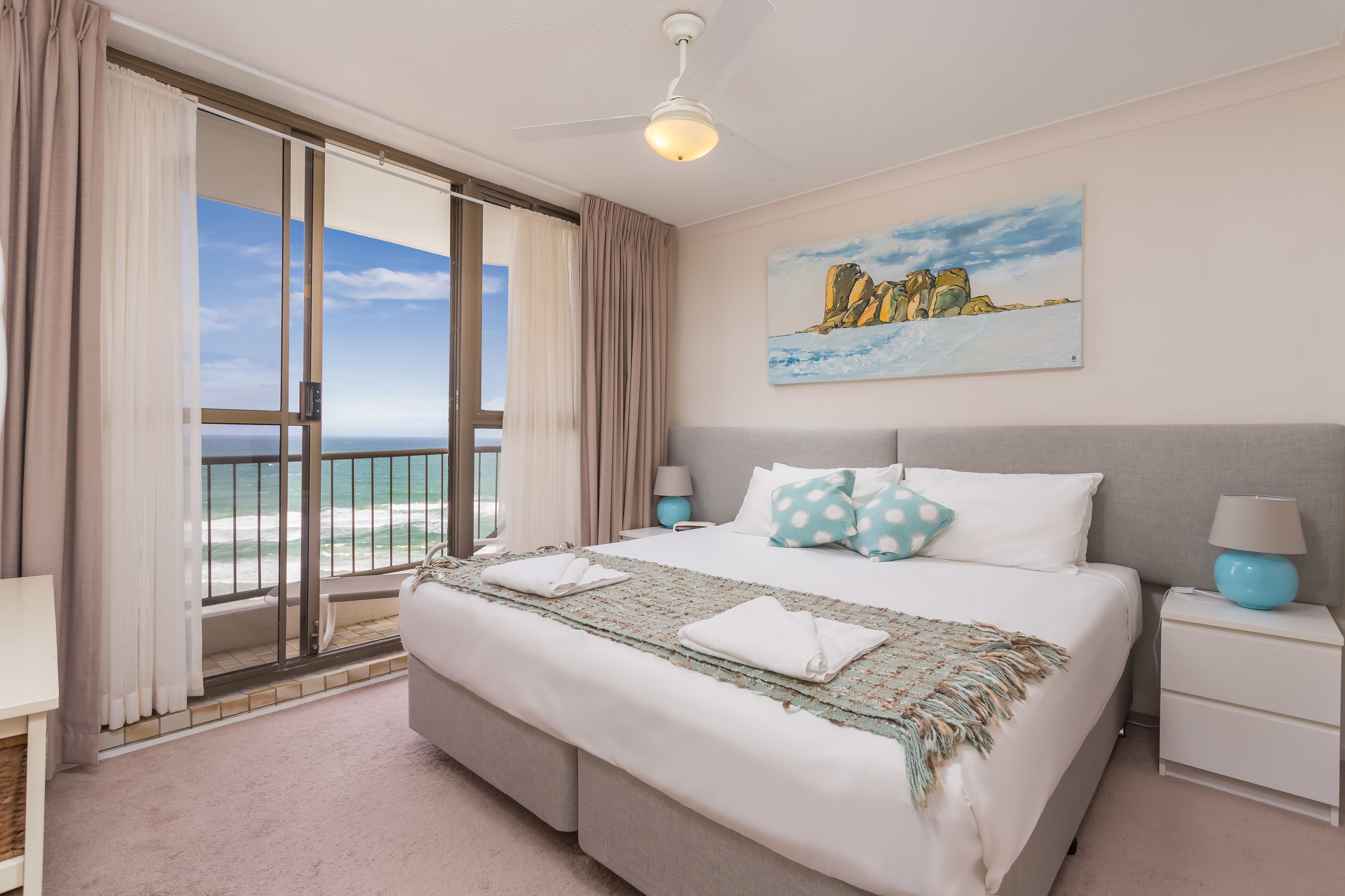 Apartment with Ocean View, 1 Bedroom | Individually decorated, individually furnished, desk, soundproofing