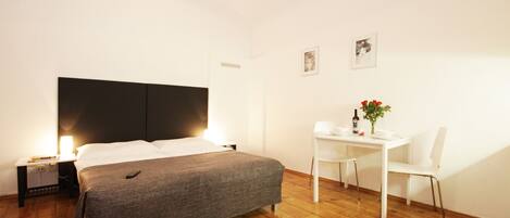 書桌、熨斗/熨衫板、免費 Wi-Fi、床單