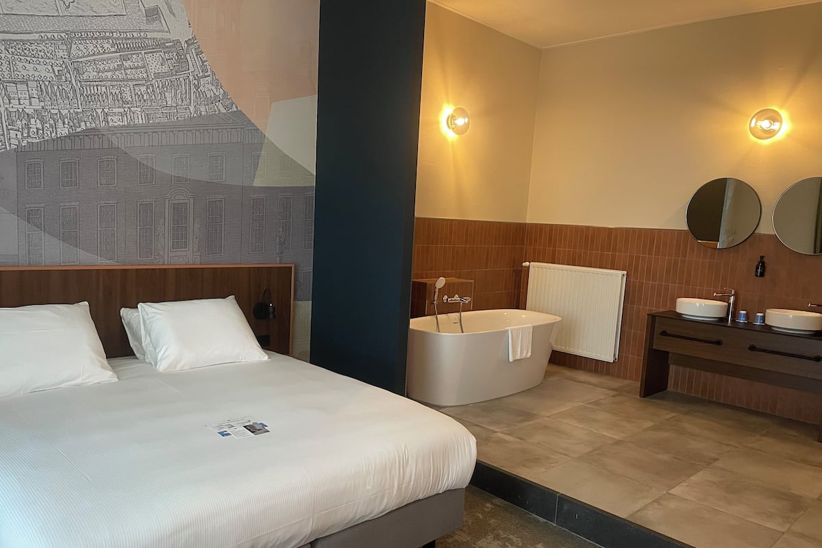 Luxe Suite