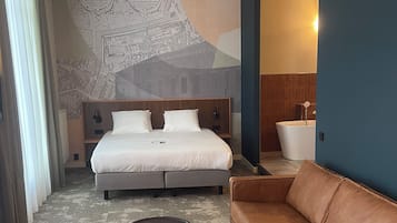 Luxe Suite | 1 多间卧室、办公桌、熨斗/熨板、免费 WiFi
