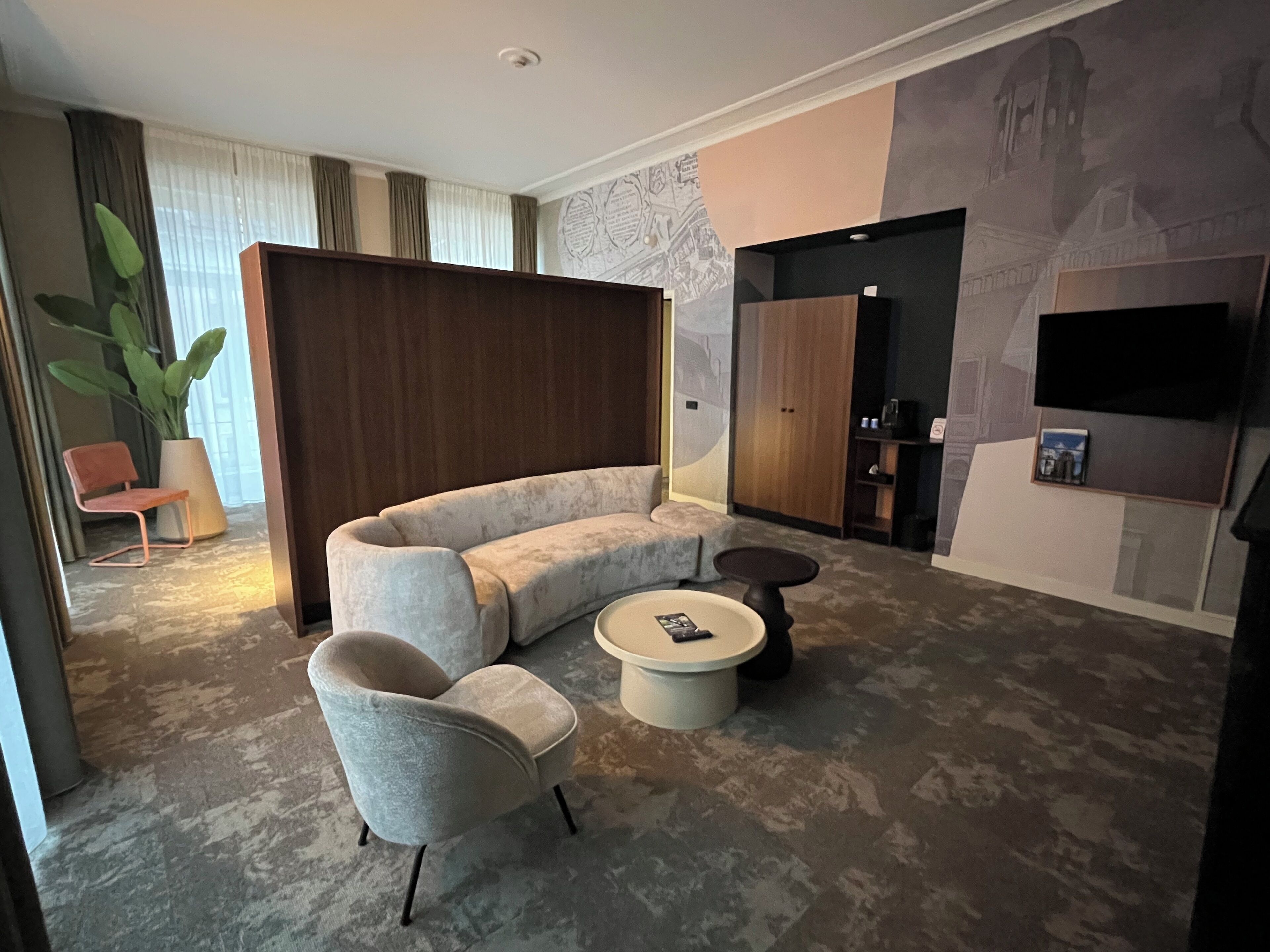 Sauna Suite | Living area | Flat-screen TV