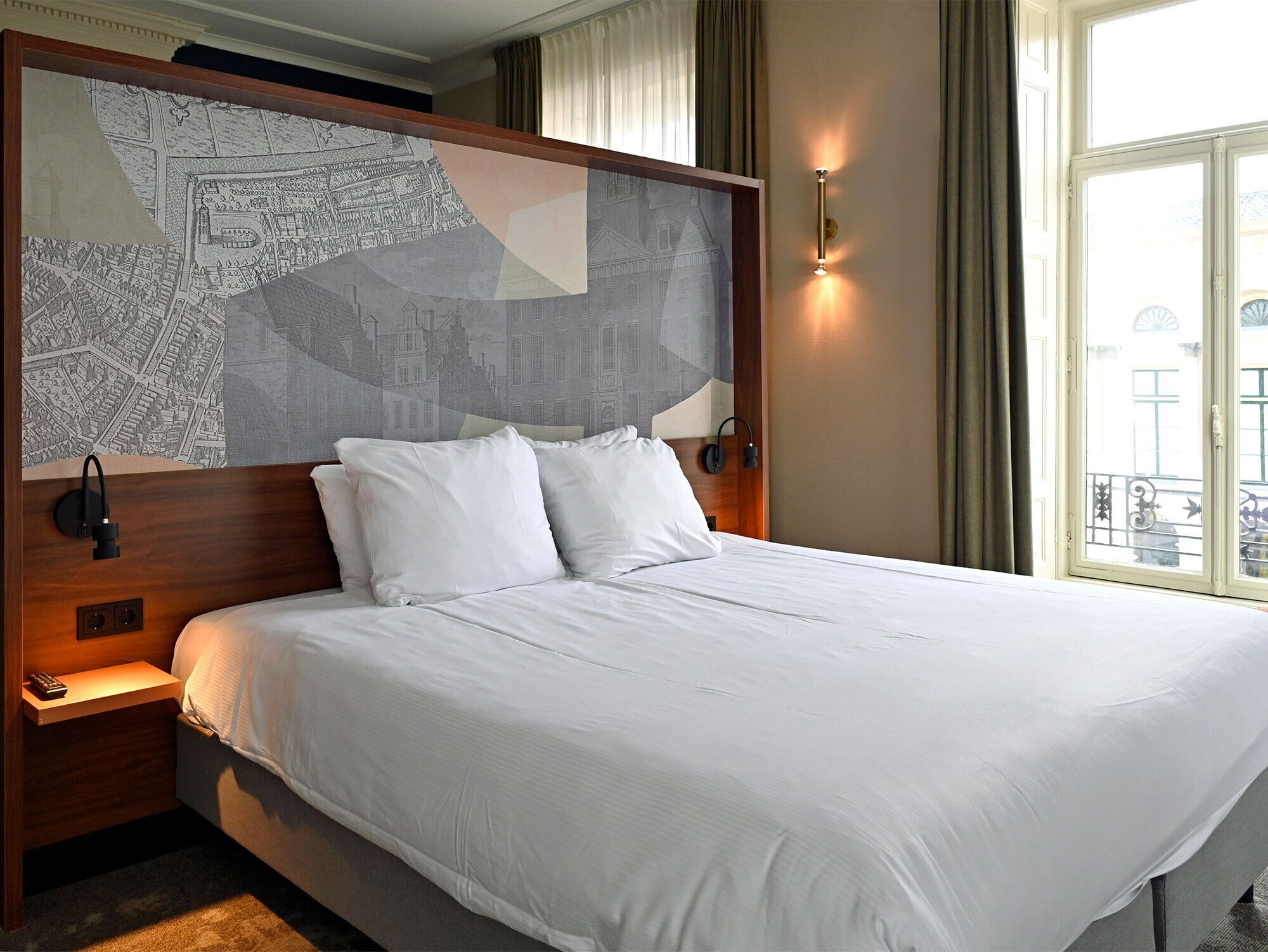 Sauna Suite | Desk, iron/ironing board, free WiFi, bed sheets