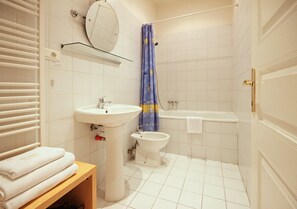 Standard Apartment, 2 Bedrooms | Bathroom