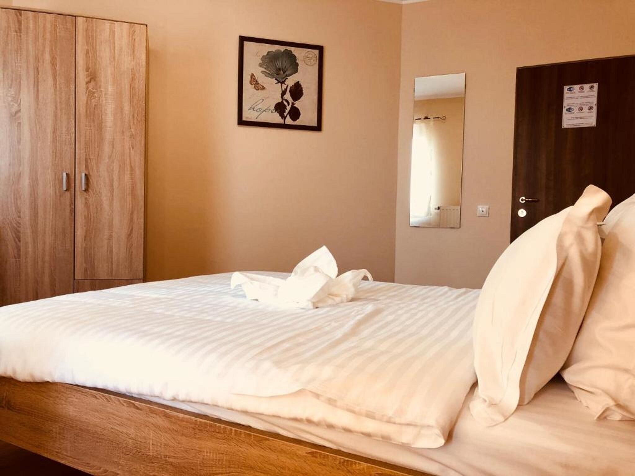 Select Comfort beds, in-room safe, desk, iron/ironing board (on request)