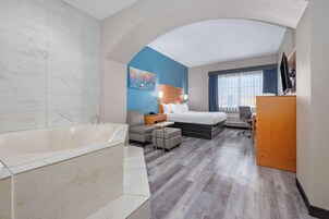 总统套房, 1 张特大床, 无烟房 | 按摩浴缸