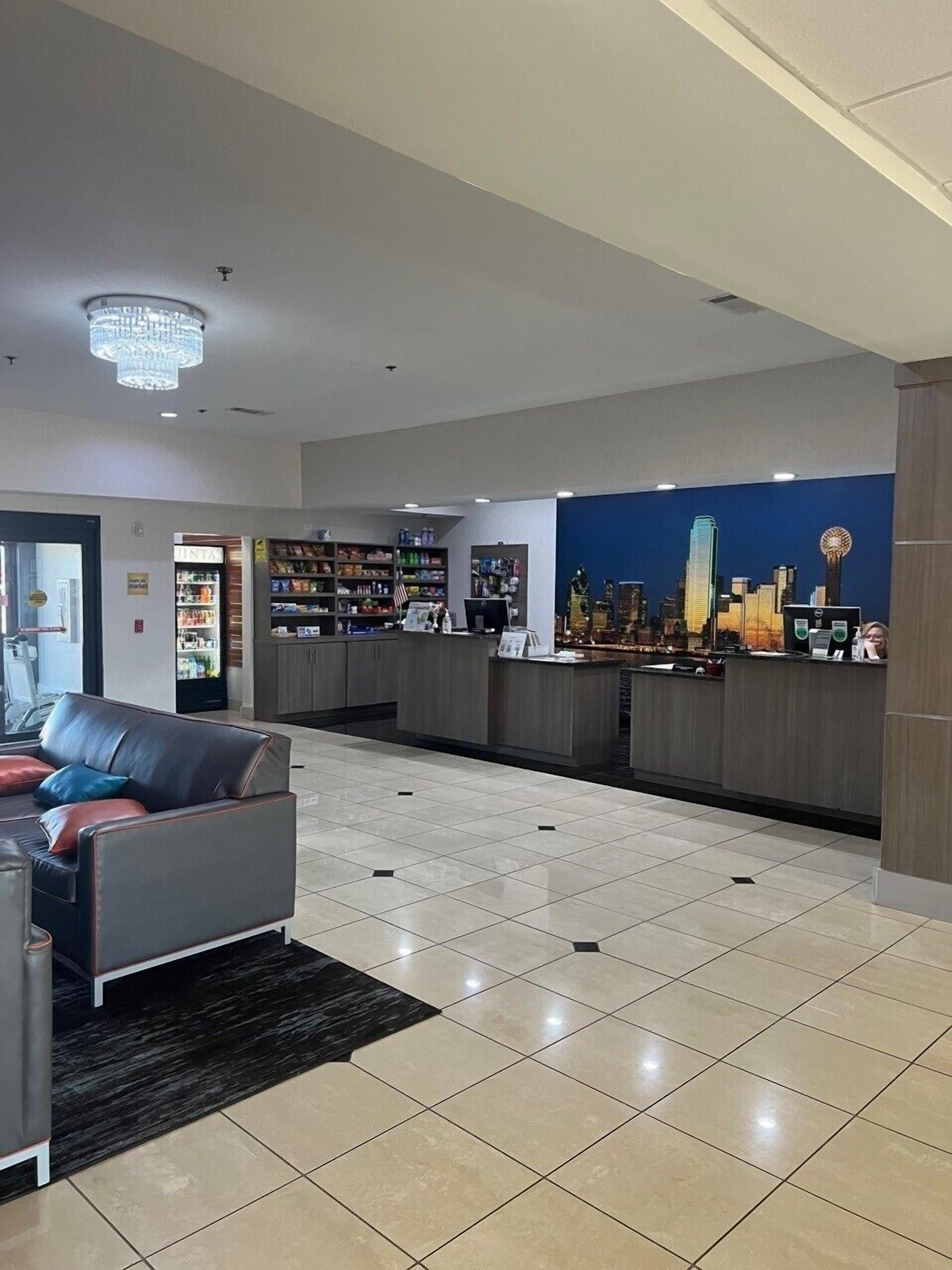 deluxe suite, 1 king bed, non smoking (deluxe executive suite) | living area | 32-inch flat-screen tv with digital channels, tv