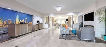 La Quinta Inn & Suites by Wyndham Alvarado