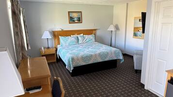 Standard Room, 1 King Bed, Refrigerator & Microwave, Courtyard View | Premium bedding, individually decorated, individually furnished