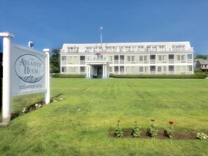 Building design - Atlantic House (Narragansett)