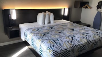 Escritorio y espacio para trabajar con laptop