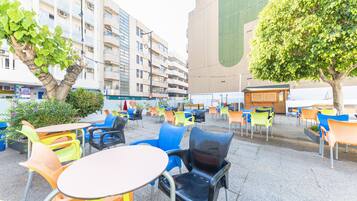 2 bars/lounges, poolside bar