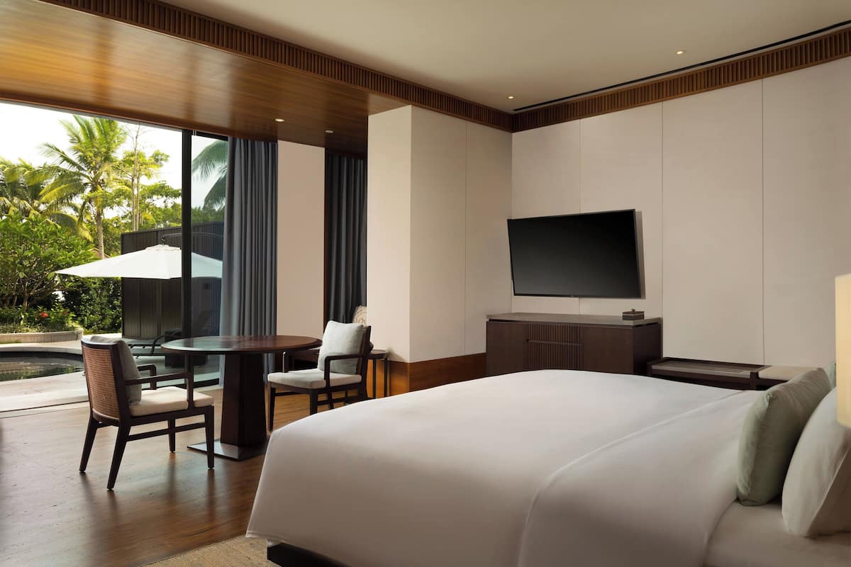 Premium kamer, 1 kingsize bed, aan het zwembad | Zwembad | 2 buitenzwembaden