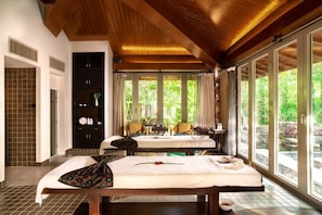 Sauna, hot tub, body treatments, hydrotherapy, aromatherapy, body wraps