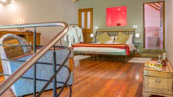 Honeymoon Suite (Orchard) | 1 bedroom, premium bedding, in-room safe, individually decorated