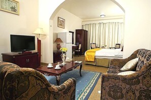 In-room safe, iron/ironing board, free WiFi, bed sheets