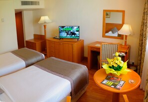 Standaard kamer, 1 twee- of 2 eenpersoonsbedden | Een kluis op de kamer, extra bedden (toeslag), gratis wifi