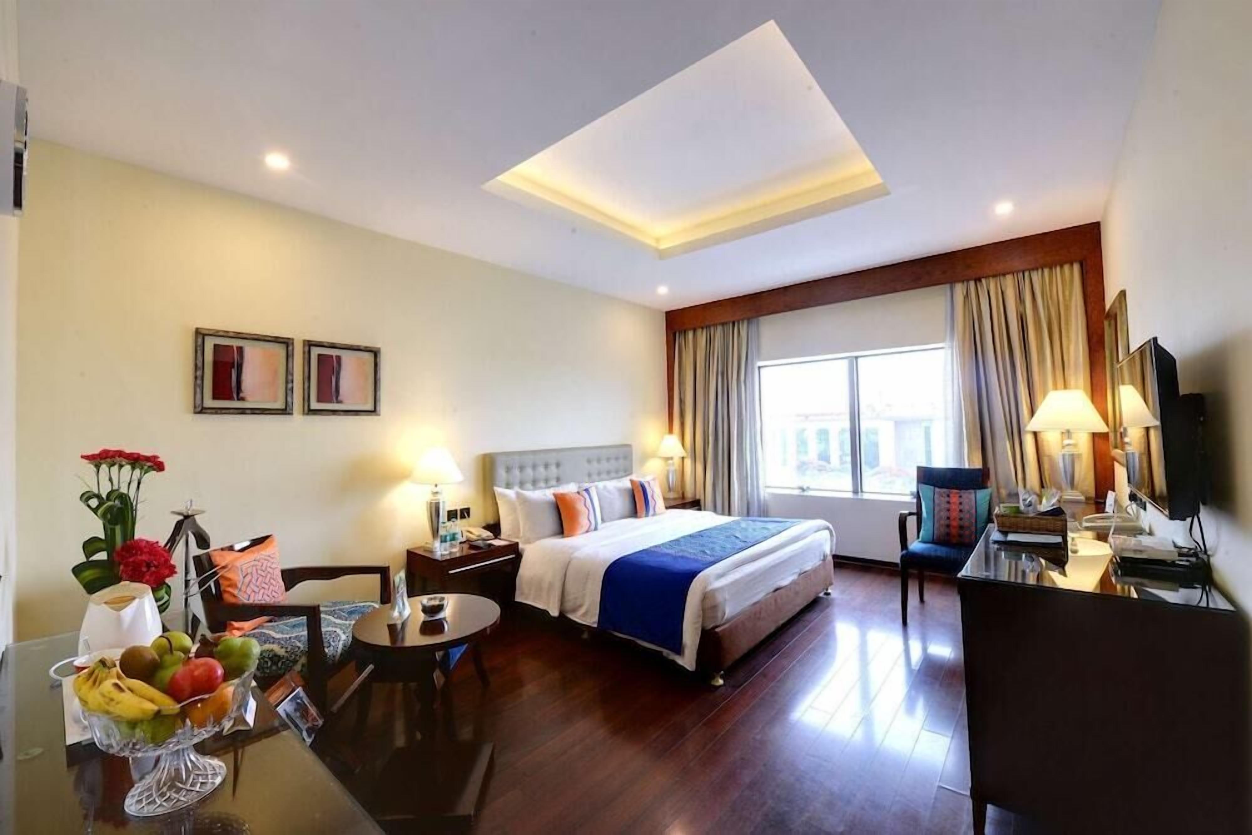 Premium bedding, minibar, in-room safe, desk