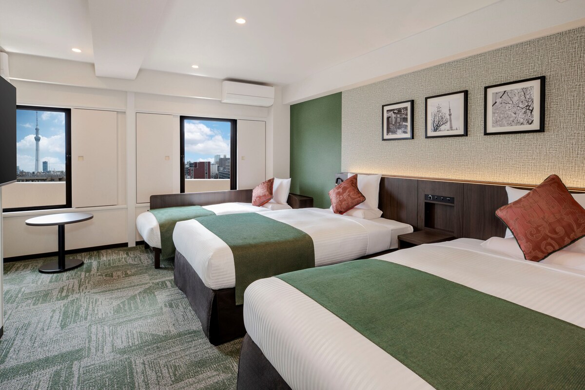 Renovated Superior Twin Tree View Room with Extra Bed, Non Smoking | Desk, iron/ironing board (on request), WiFi (free), bed sheets