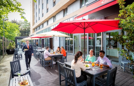 Terraza o patio. Clayton Hotel Leopardstown