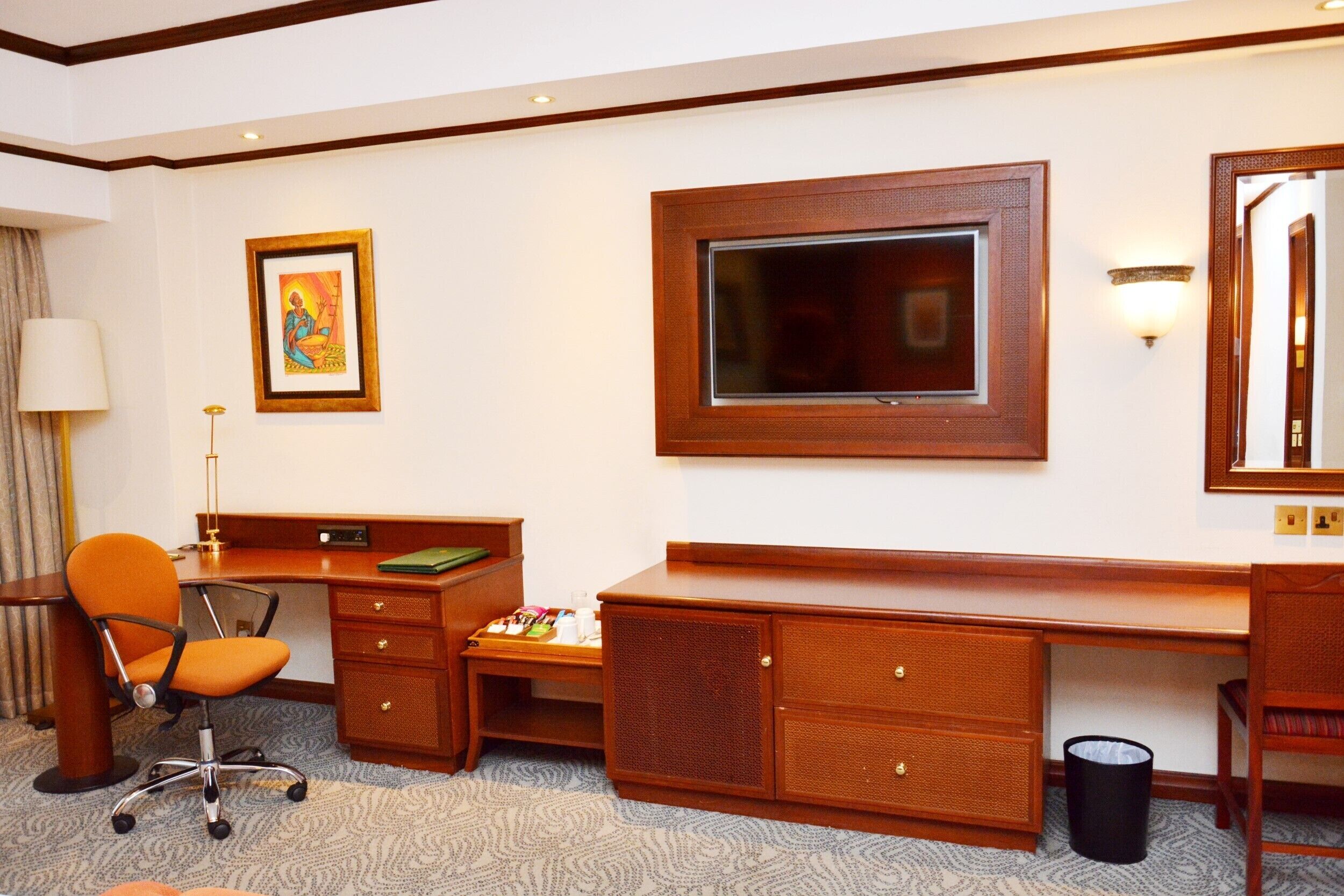 Club Room | Living area | 32-inch Smart TV with satellite channels, TV, pay movies