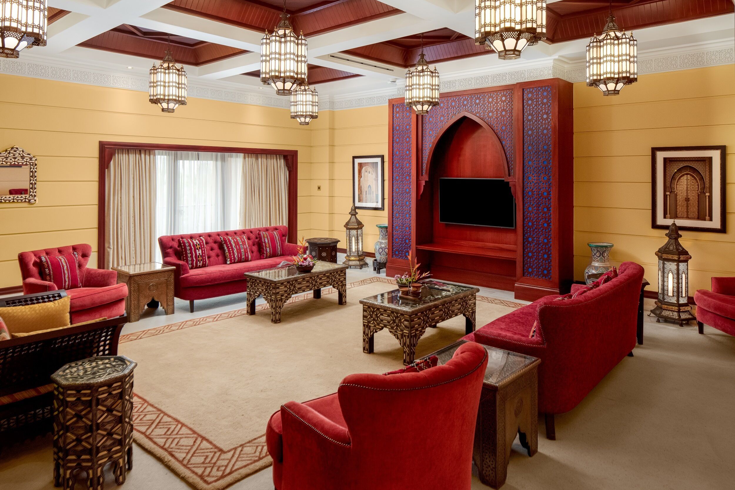 Presidential Suite | Living area | 32-inch Smart TV with satellite channels, TV, pay films