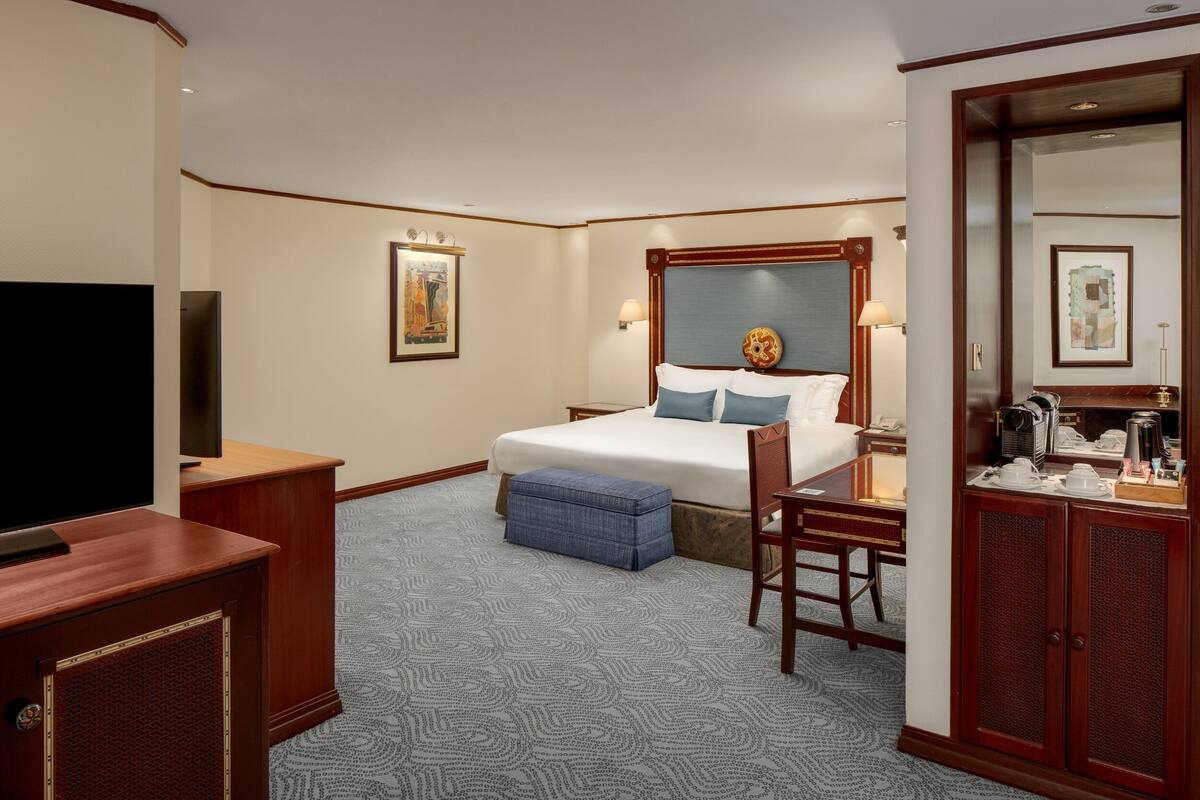 Junior Suite | Egyptian cotton sheets, premium bedding, down comforters, pillowtop beds