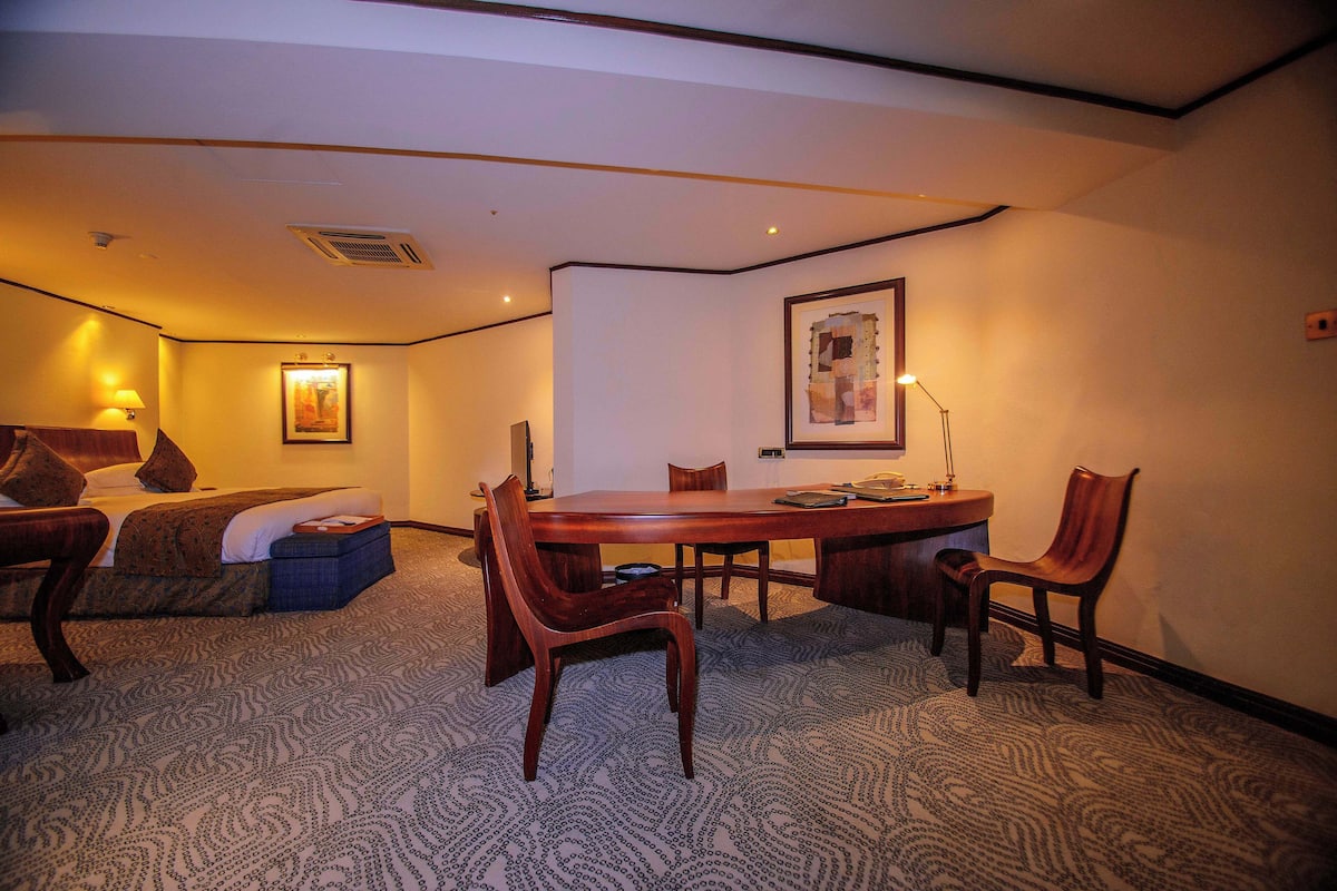 Junior Suite, Garden View | 1 bedroom, Egyptian cotton sheets, premium bedding, down comforters
