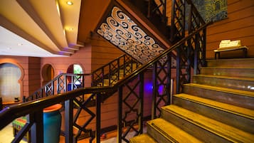 Couples treatment rooms, sauna, hot tub, steam room, body treatments