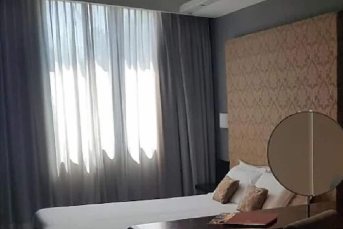 1 chambre, coffres-forts dans les chambres, bureau, Wi-Fi gratuit