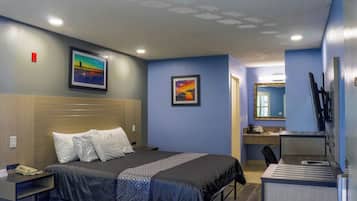 Standard Room, 1 King Bed | Desk, iron/ironing board, free WiFi, bed sheets