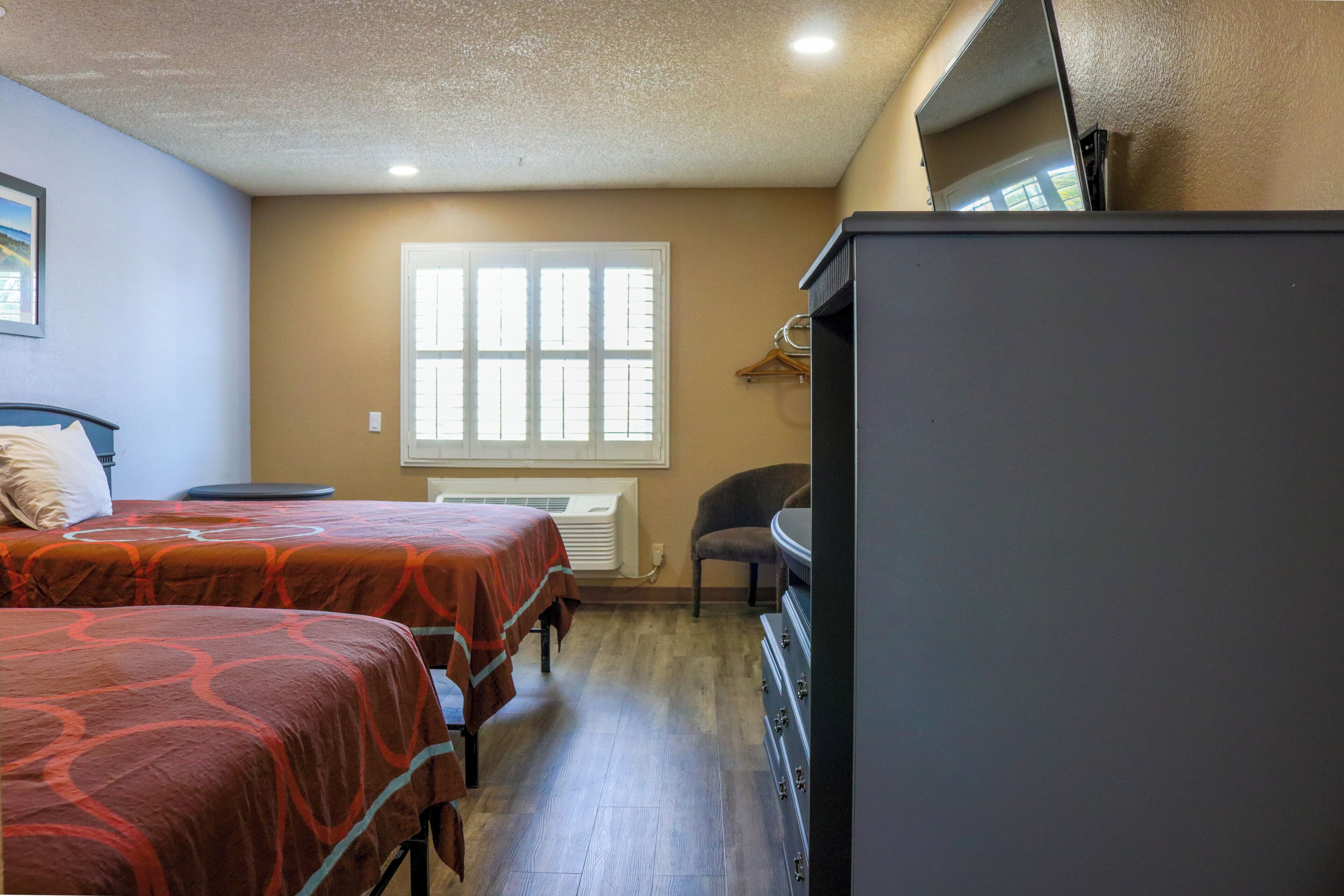 Desk, iron/ironing board, free WiFi, bed sheets