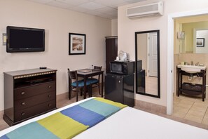 Standard One Double Bed Interior (Without Windows) | Iron/ironing board, free WiFi, bed sheets, wheelchair access - 19 Atlantic Hotel (Virginia Beach)