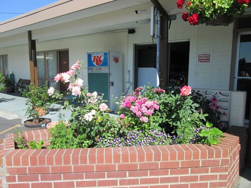 Town House Motel Inc