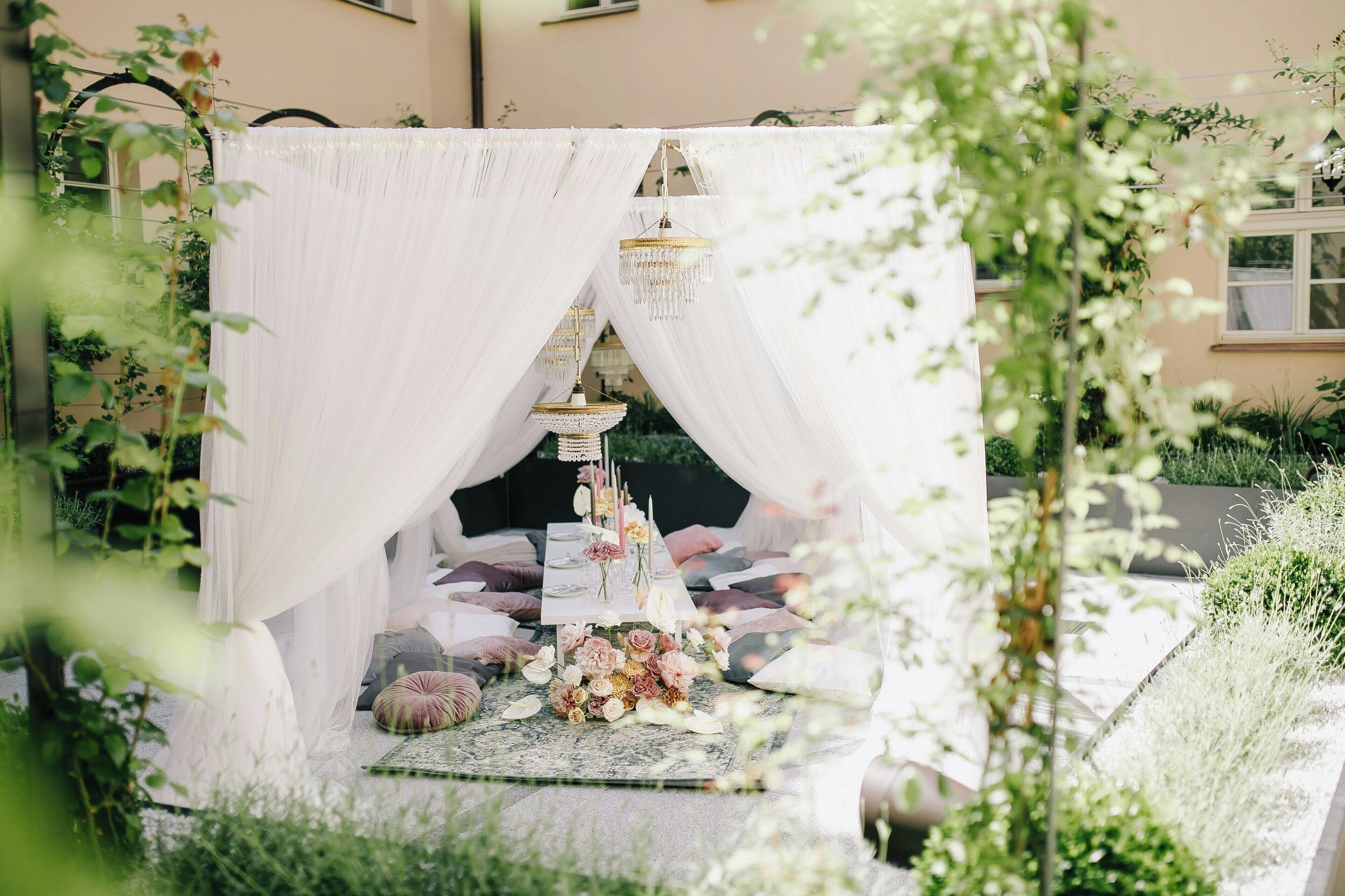 Frokost, lunsj og middag serveres, internasjonale retter 