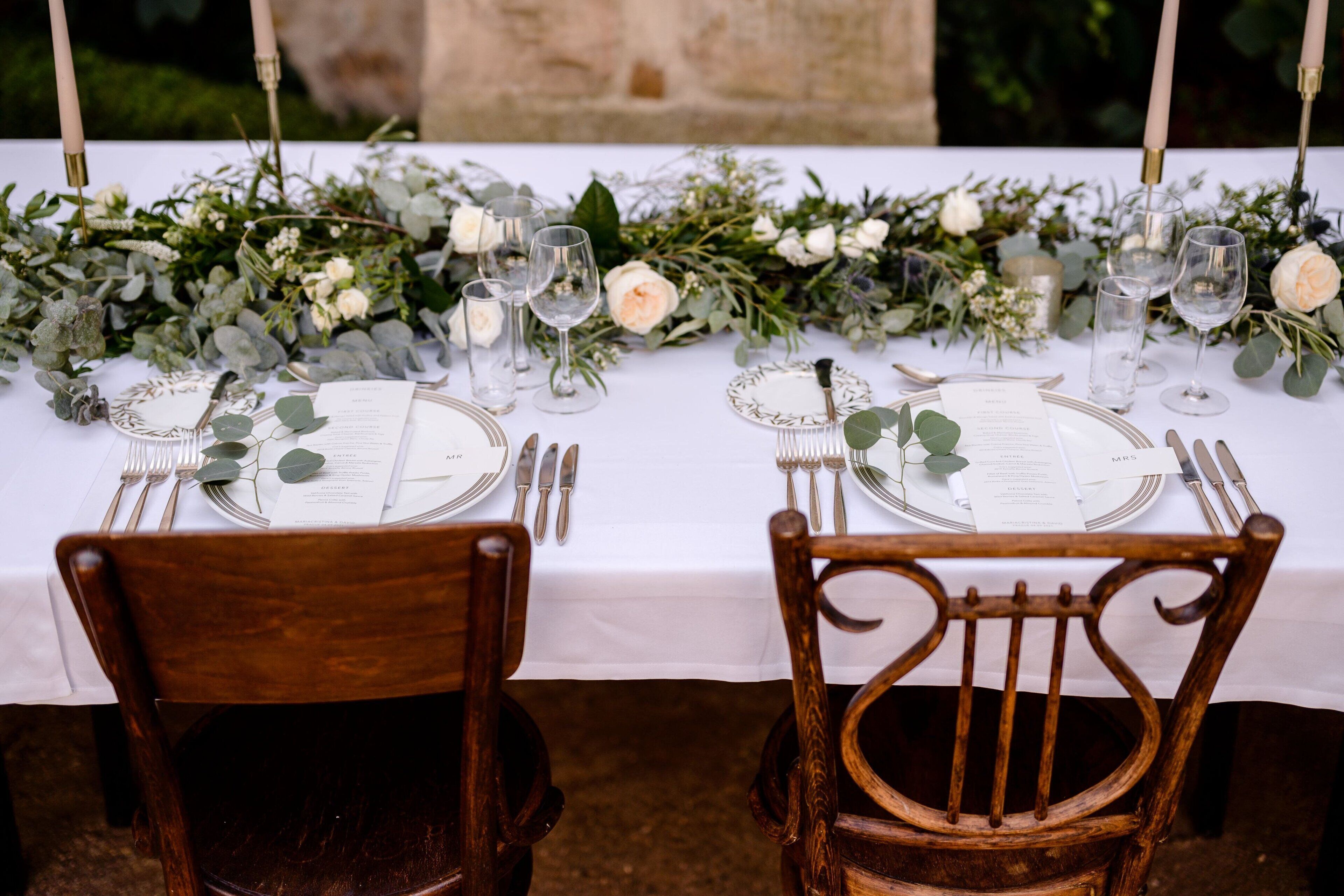 breakfast, lunch, dinner served; international cuisine