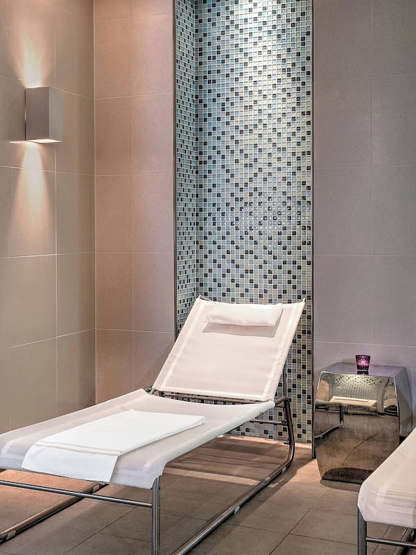 Couples treatment rooms, sauna, body treatments, body wraps, body scrubs