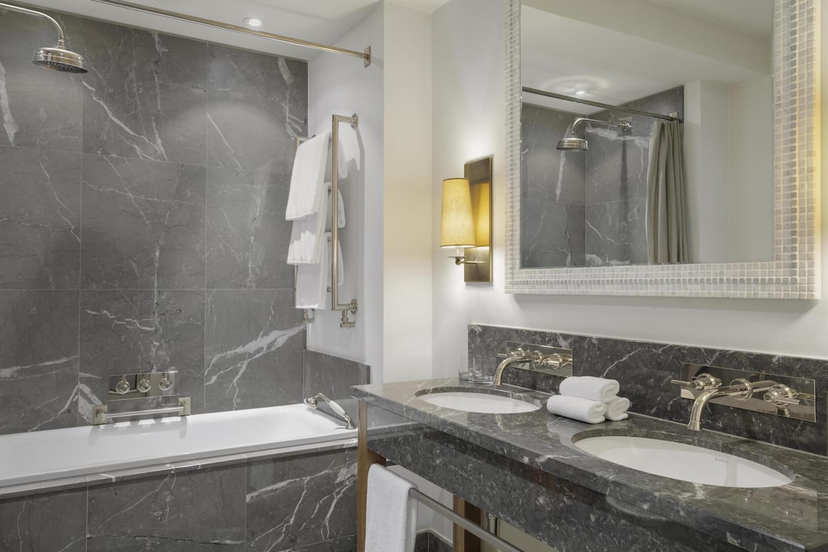 Literie de qualité supérieure, minibar, coffres-forts dans les chambres