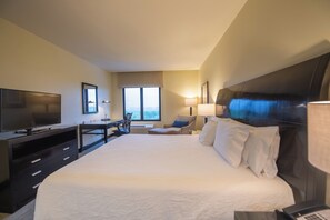 Kamer | Hypoallergeen beddengoed, een kluis op de kamer, een bureau