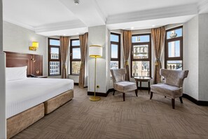 Premium bedding, minibar, in-room safe, desk - Crowne Plaza Istanbul - Old City by IHG (Istanbul)