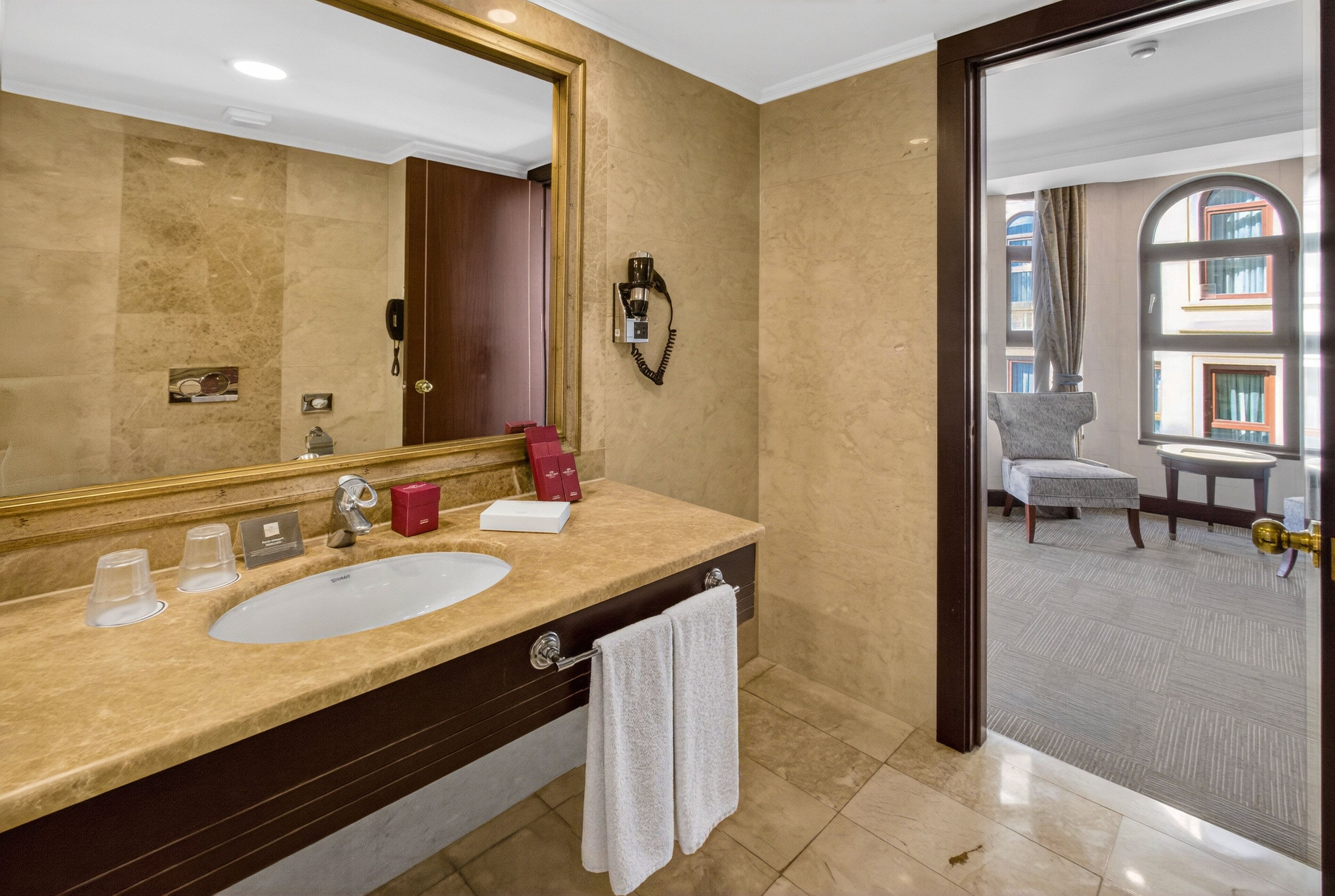Premium bedding, minibar, in-room safe, desk