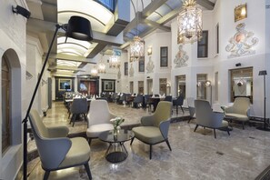 Breakfast, lunch and dinner served - Crowne Plaza Istanbul - Old City by IHG (Istanbul)