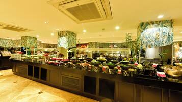 Daily buffet breakfast for a fee