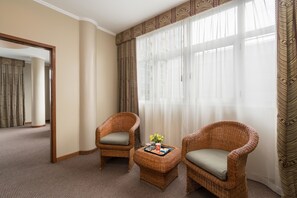 Junior Suite | Premium bedding, down comforters, pillowtop beds, in-room safe - Hotel Palace Guayaquil (Guayaquil)