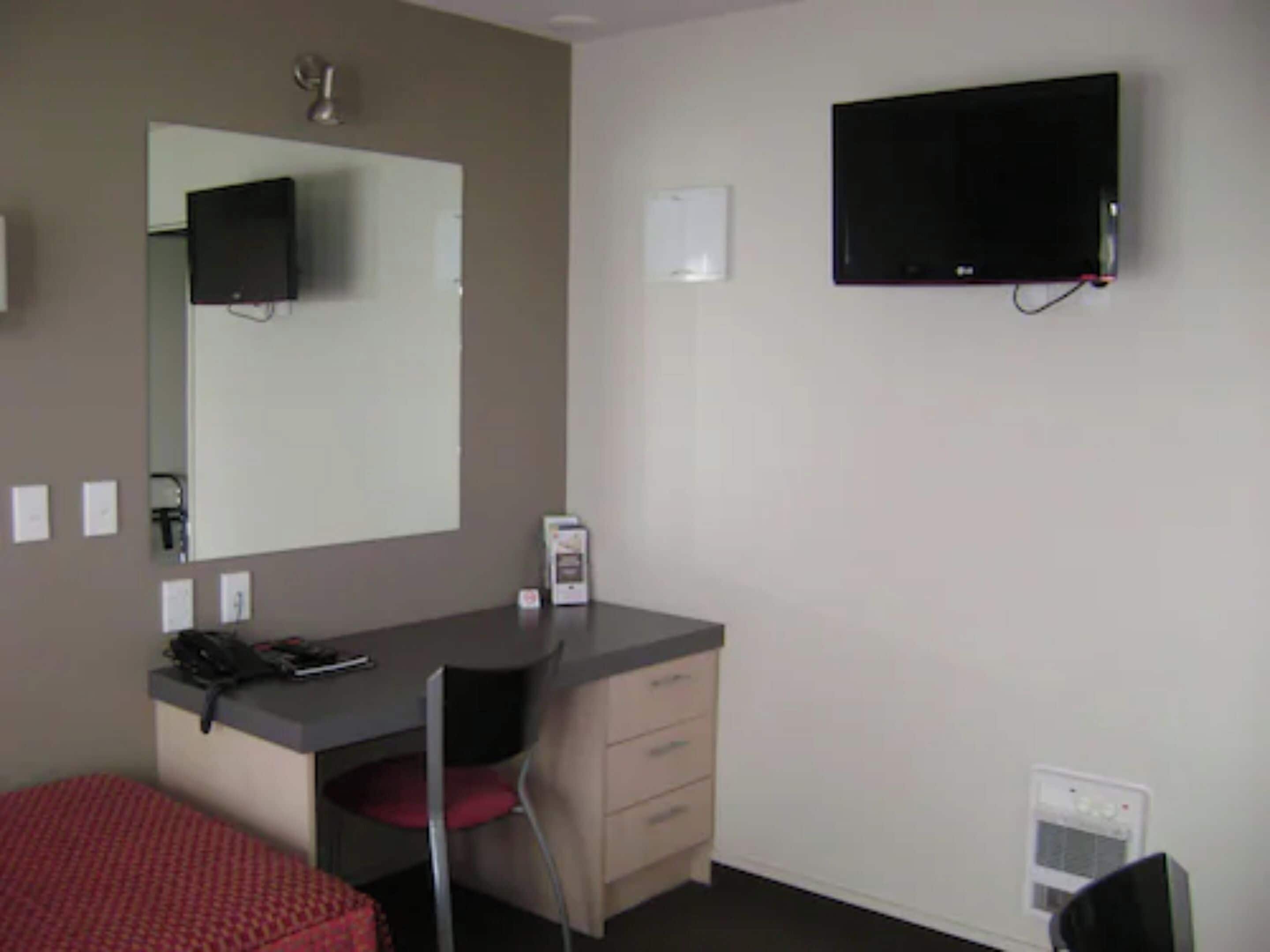 Photo - Cranford Oak Motel