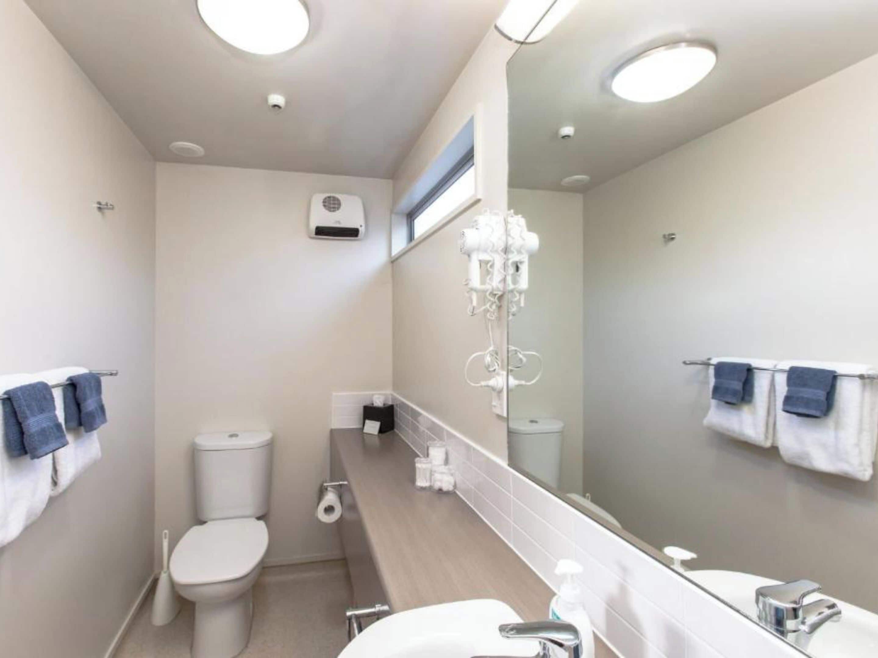 Photo - Cranford Oak Motel